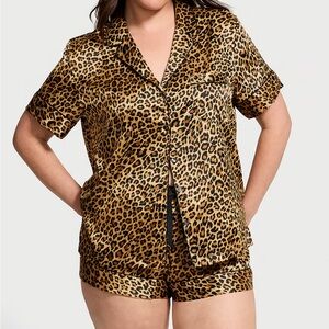 Victoria’s Secret Satin Short Pajama Set. Size M & L 🤎